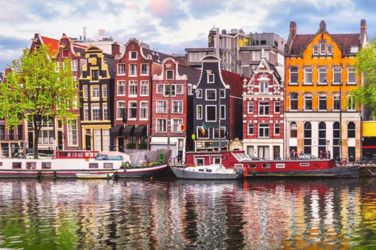Turistas Amsterdam 2020 – Aumento de impuestos al turismo