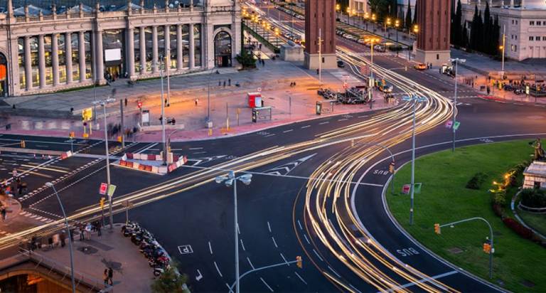 Barcelona prohibirá la entrada de vehículos antiguos por su polución desde 2021