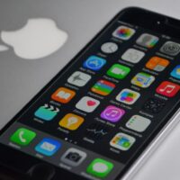Apple iPhone