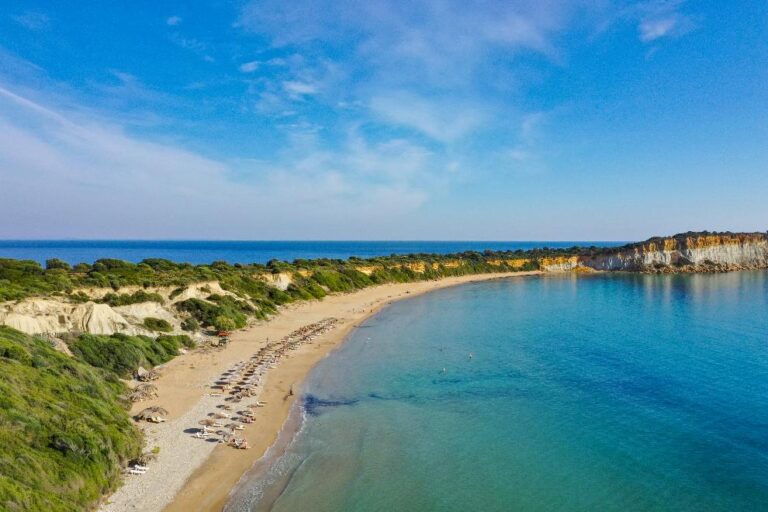 Grecia utiliza drones para controlar el distanciamiento social en las playas