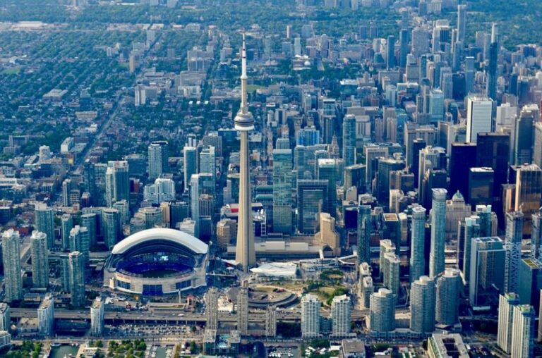 Cuales son las ciudades más importantes de Canadá en América?